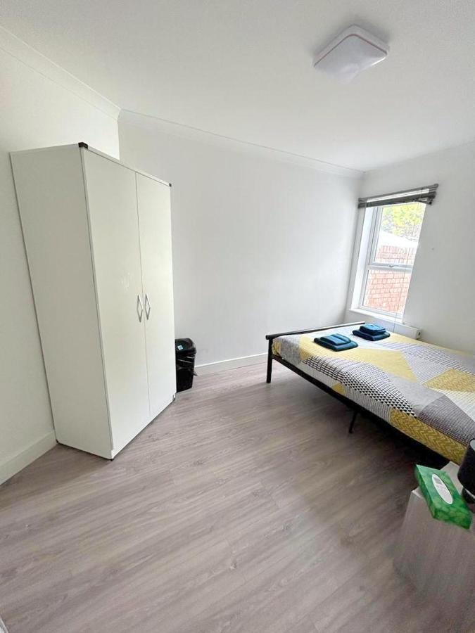 New Florence Rooms Mitcham Exteriér fotografie